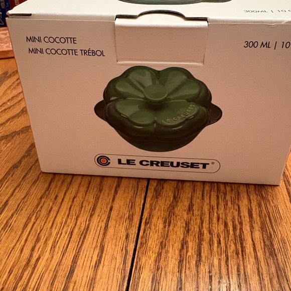 Le Creuset Shamrock Mini Cocoette NIB - Picture 3 of 6
